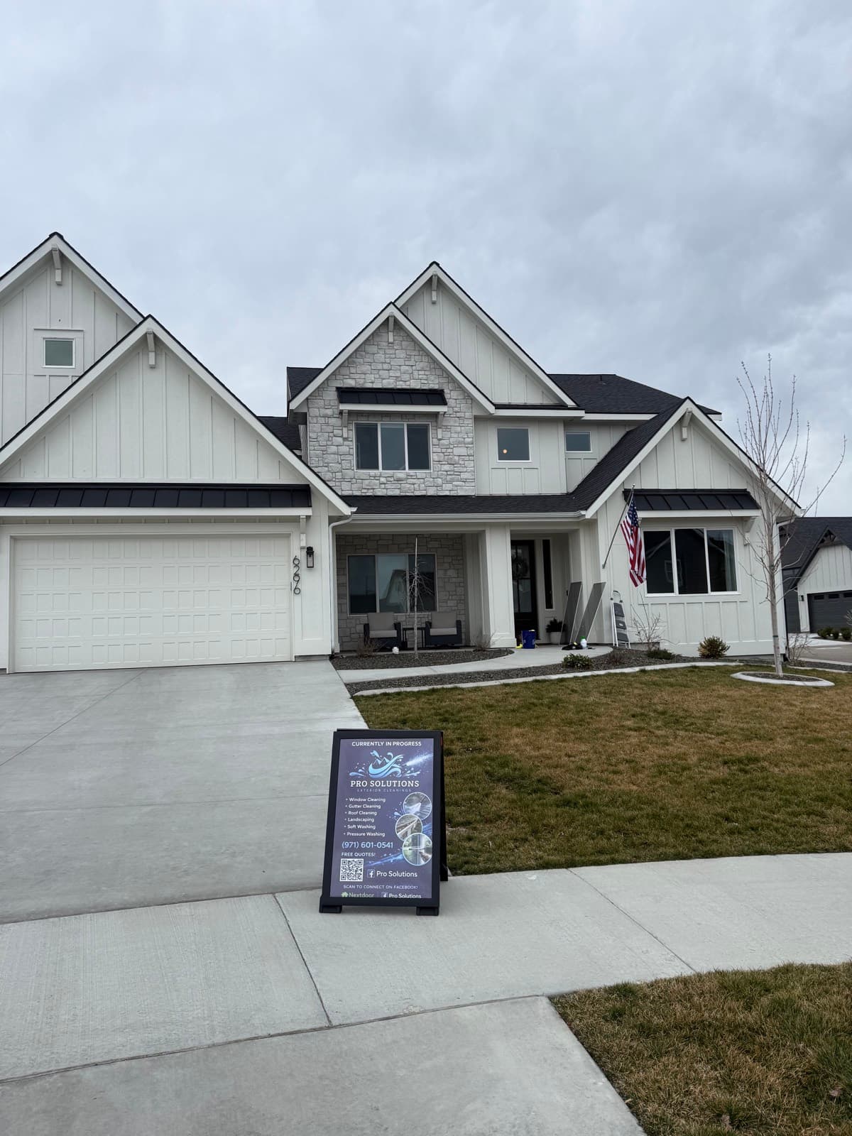 Craftsman home serviced by Pro Solutions Exterior Cleaning